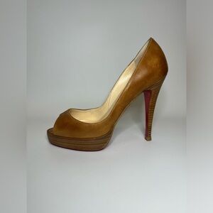$945 Christian Louboutin Brown Peep Toe Platform Leather Pump Heels Shoes 35